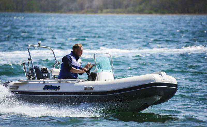 Лодка риб Stormline Standard 400