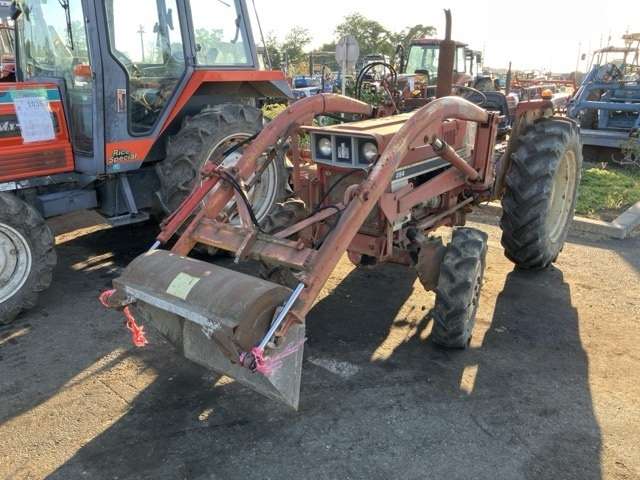 Минитрактор International Harvester 284 4х4 КУН ковш