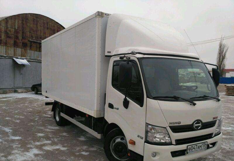 Тойота Хино 300 2014 года. г/п 5 тонн