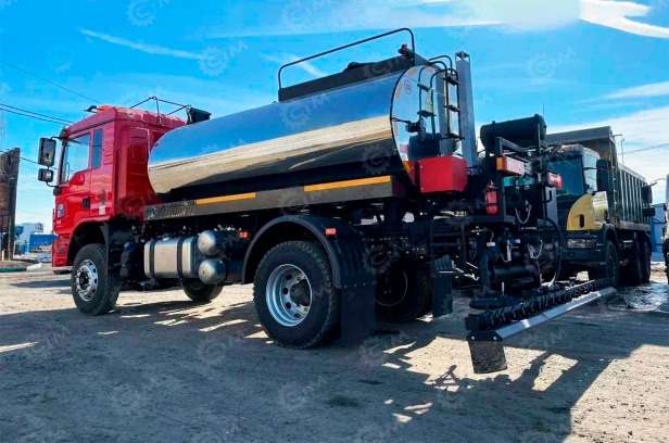 Автогудронатор на базе Shacman 4х2 кабина L3000 дв. 245