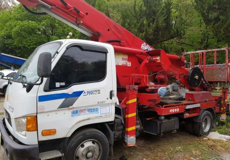 Автовышка 28 метров Horyong280, 2008 год