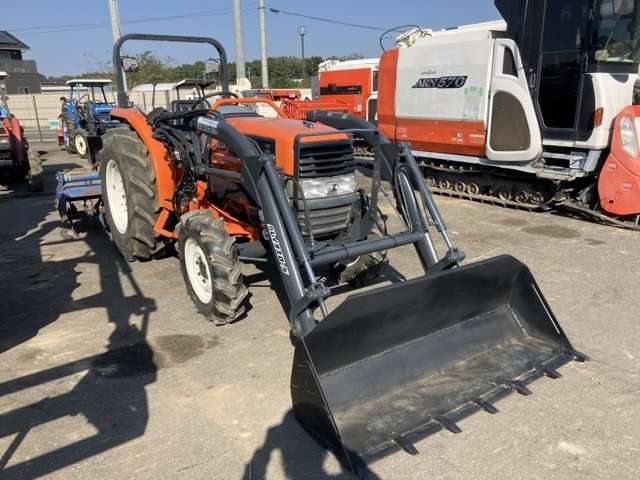 Минитрактор Kubota KL33 КУН ковш 4х4 фреза 1616 мч