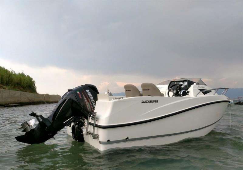 Каютный катер Activ 455 Cabin Quicksilver