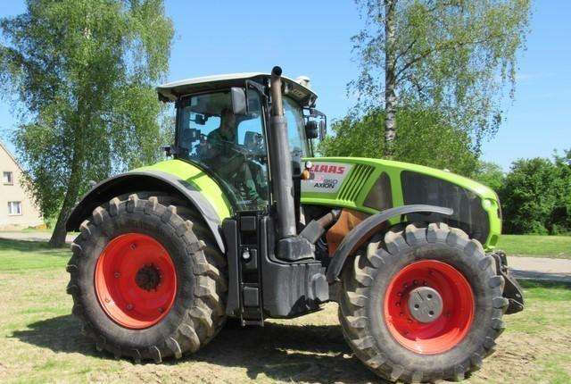 Трактор колесный Claas 950 Axion