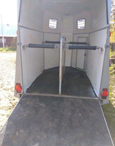 Двухместный коневозе humbaur spirit 2012г