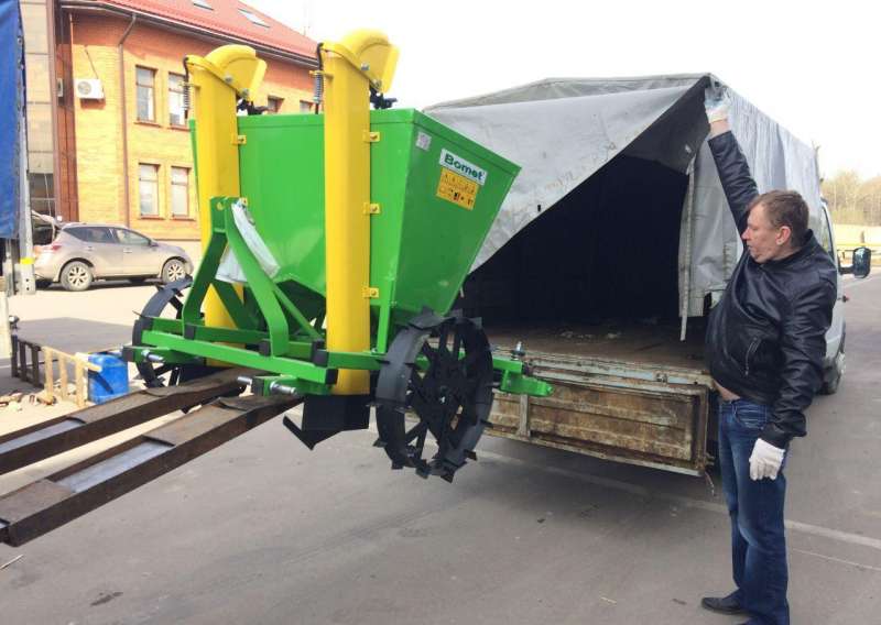 Картофелесажалка Бомет Польша для Т-25 и мтз