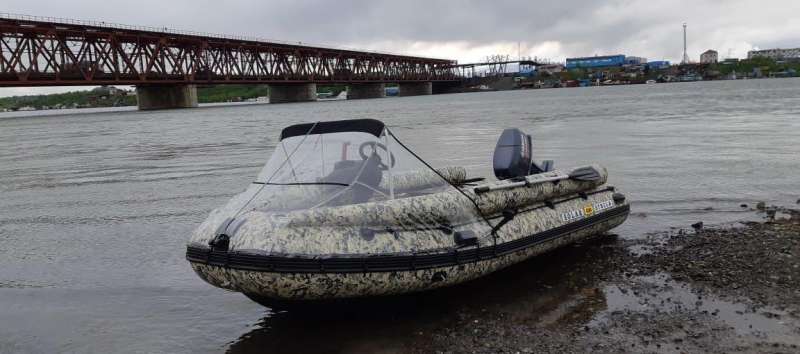 Лодка "Солар-420 стрела jet tunnel"