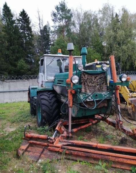 Трактор Т150к