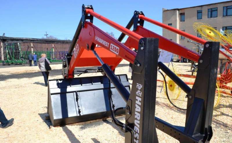 Погрузчик Кун на мтз Харвест 1000