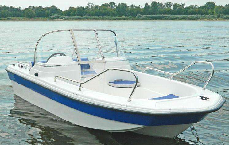Катер стеклопластиковый 430DCM (тримаран)