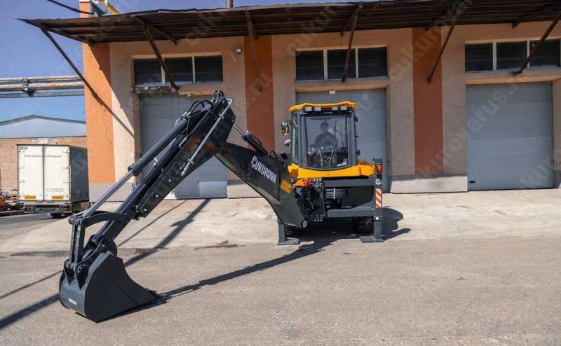 Экскаватор-погрузчик Cukurova 884