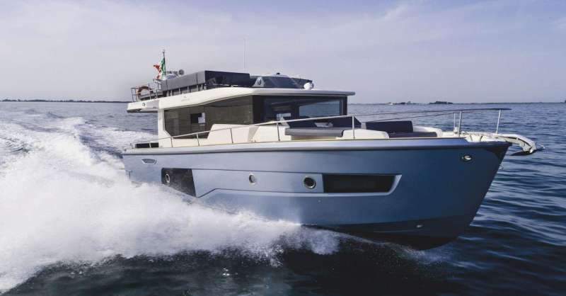 Моторная яхта Cranchi T43