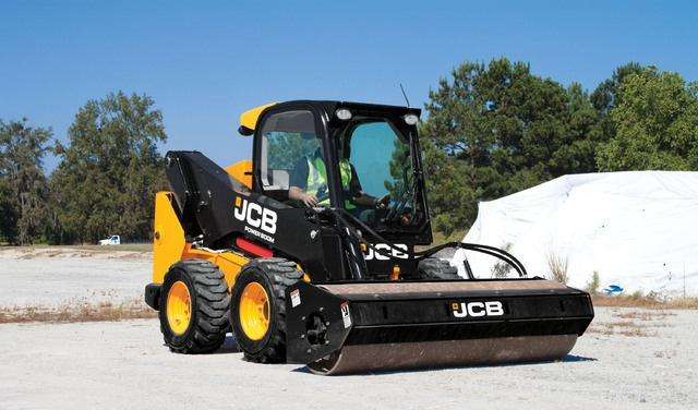 Мини-погрузчик JCB SSL 135