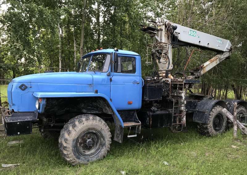 Манипулятор иф-300 на базе автомобиля урал