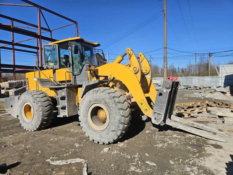 Карьерный фронтальный погрузчик 18 тонн