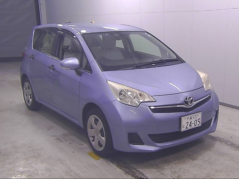 Компактвэн Toyota Ractis NSP120 X V Package минивэн
