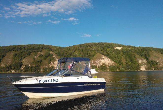 Катер каютный Bayliner 192 Discovery