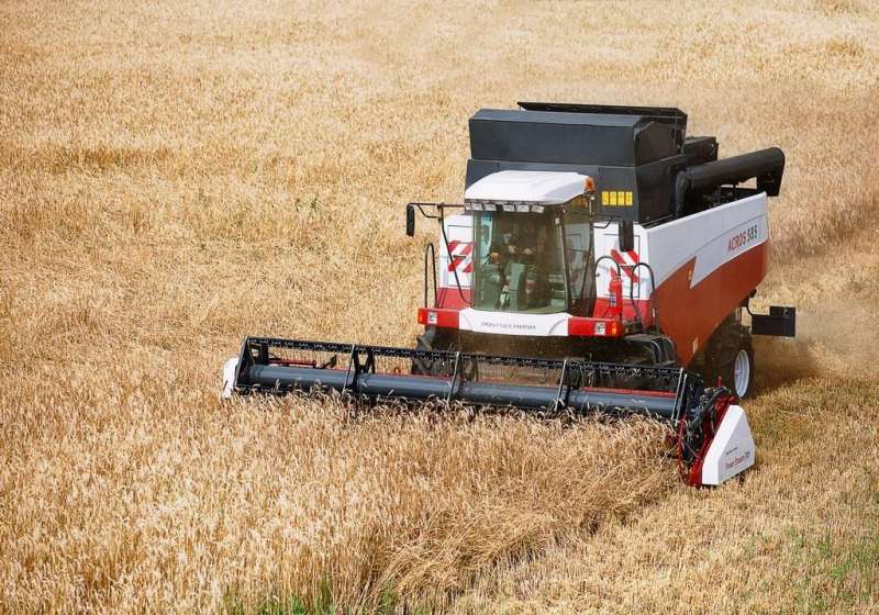 Зерноуборочный комбайн Акрос 585