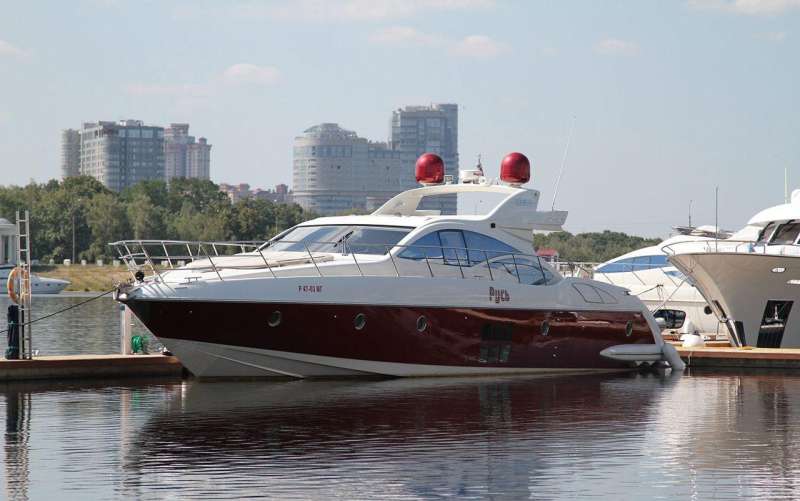 Моторная яхта Azimut 68S, 2008