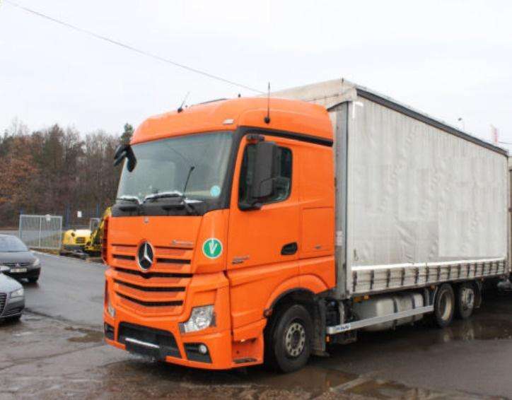 Тентованный грузовик Mercedes-Benz Actros2542 2015