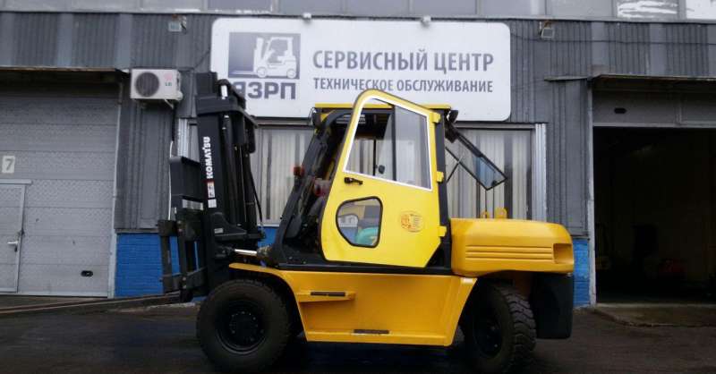 Вилочный погрузчик Komatsu FD70-7 дизель 7т