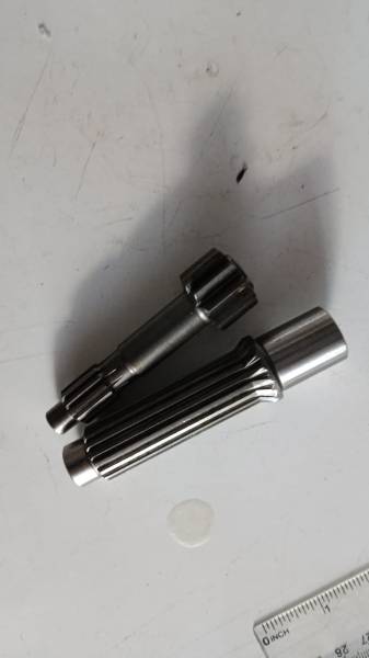 Вал гидромотора , редуктора хода MAG-18 Hitachi