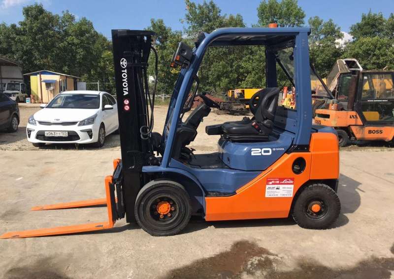 Вилочный погрузчик Toyota 62-8FD20, 2012