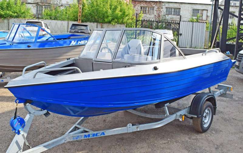 Новая моторная лодка Неман 450 DC с оборудованием