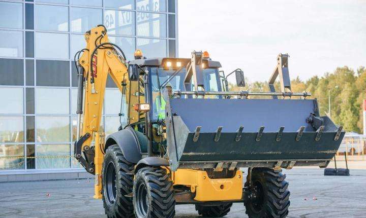 Экскаватор-погрузчик New Holland B100B
