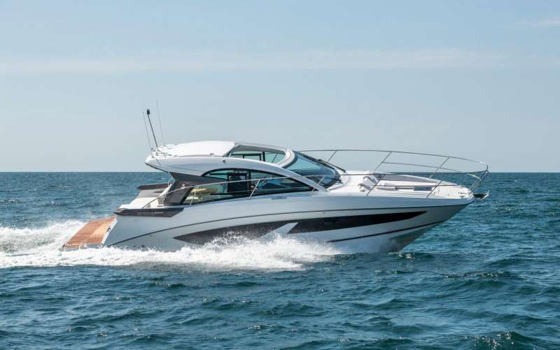 Яхта Beneteau Gran Turismo 36