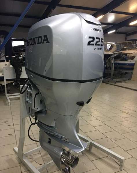 Подвесной лодочный мотор Honda BF 225 DU
