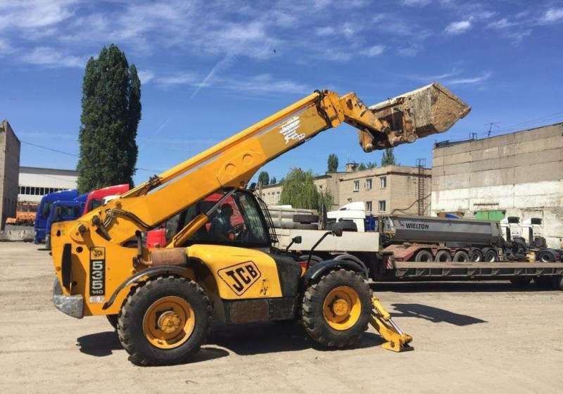 JCB 535-140 телескопический погрузчик