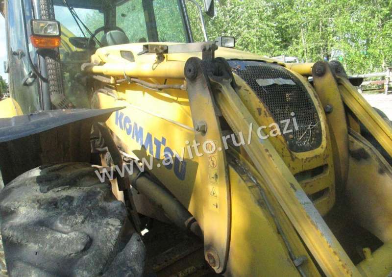 Экскаватор-погрузчик Komatsu WB93R 5EO