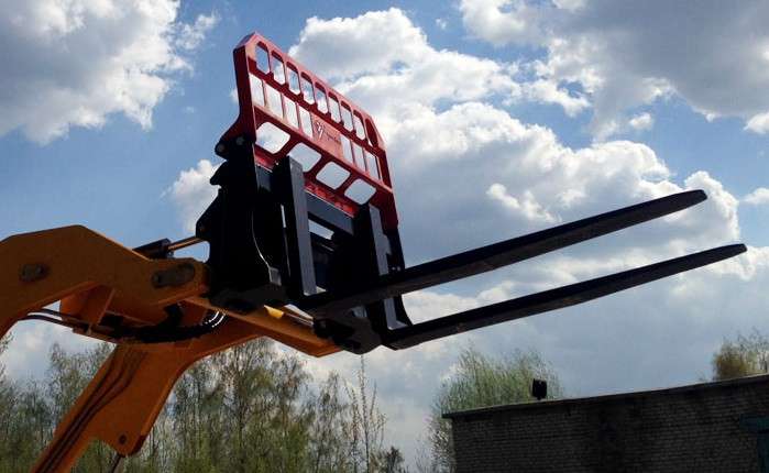 Паллетные вилы на мини погрузчик Xcmg XT740 XT750 XT760