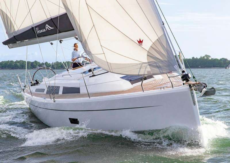 Парусная яхта Hanse 348