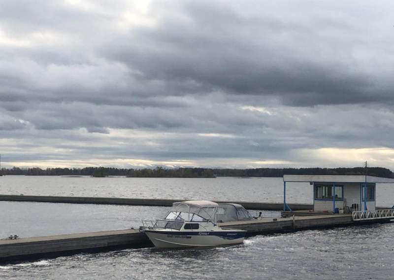 Каютный алюминиевый катер Starcraft islander 221