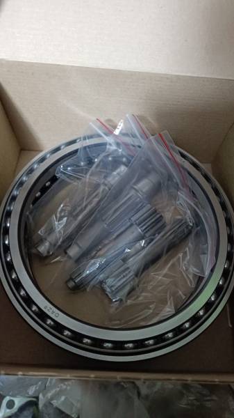 Запчасти редуктора хода Sunward SWE60E