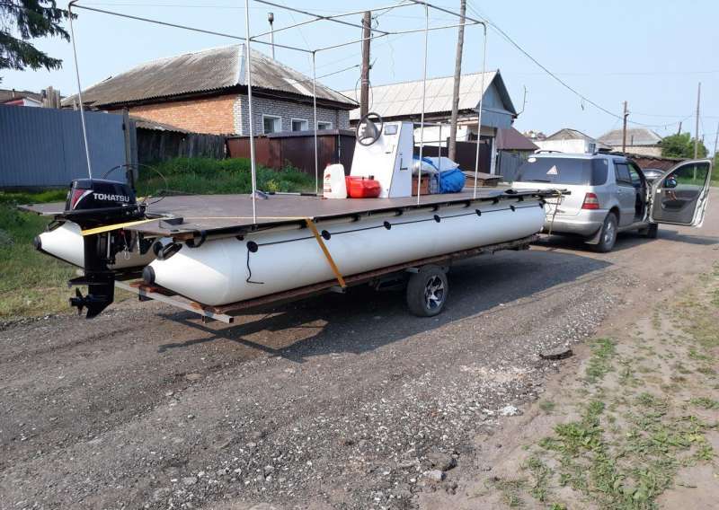 Продам тримаран + тохацу 9,9 + телега