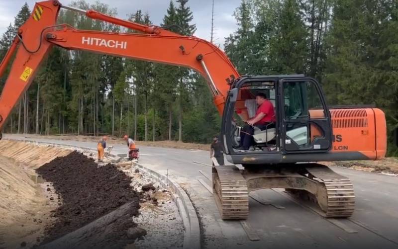 Гусеничный экскаватор Hitachi ZX180 LCN-5G