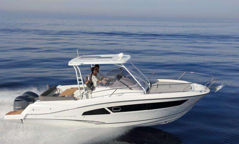 Катер Cap Camarat 9.0 Walk Around Jeanneau