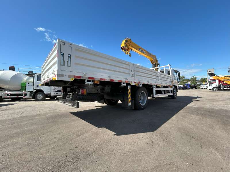 Грузовик Isuzu Новый Бортовой дв 139kw с КМУ гп 5 т