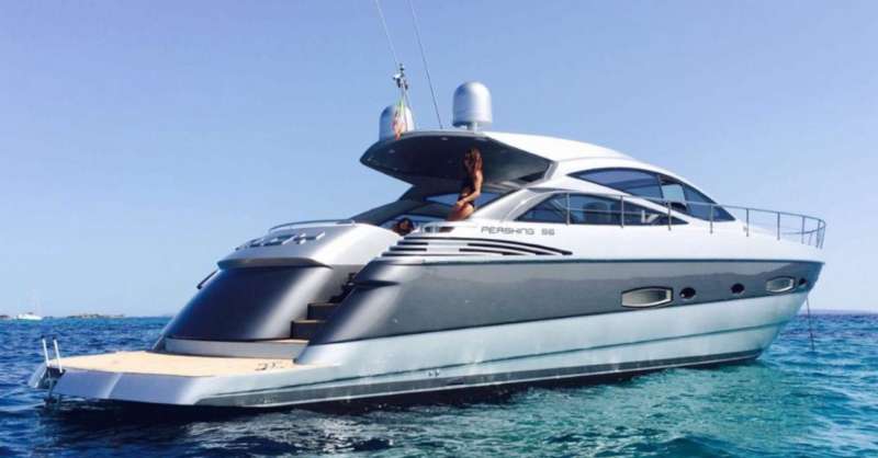 Яхта Pershing 56