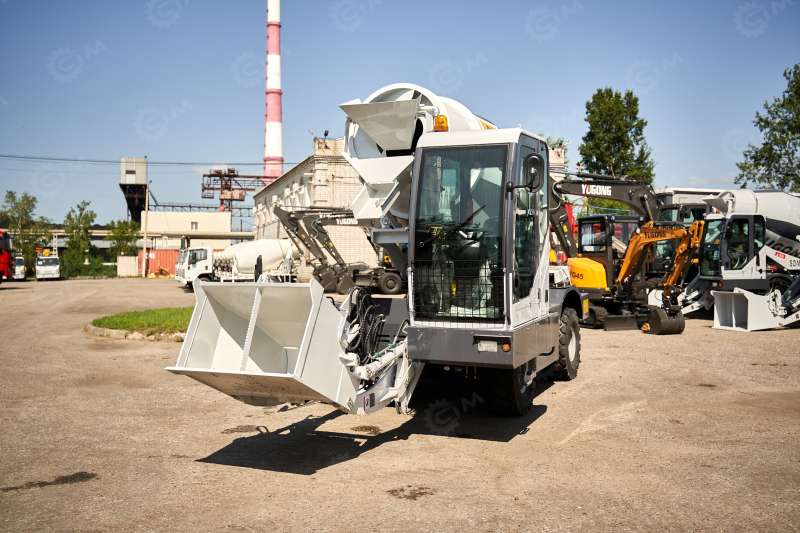 СамозагружающийсамоходныйбетоносмесительYUGONG SDM3000