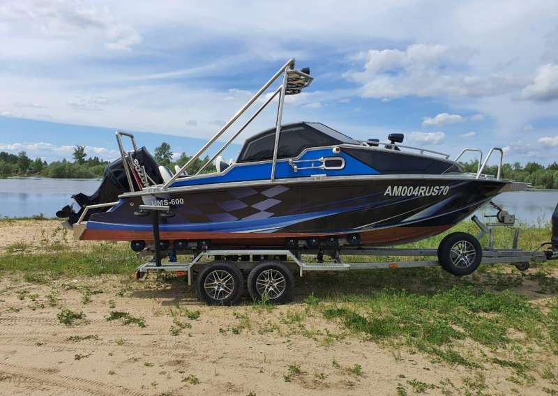 Катер UMS 600