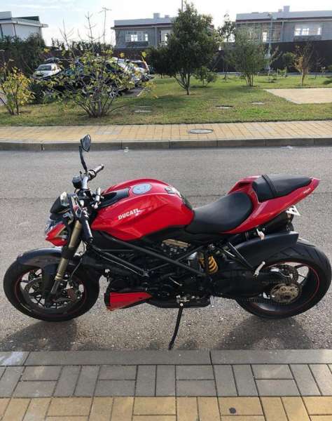Ducati streetfighter 1100