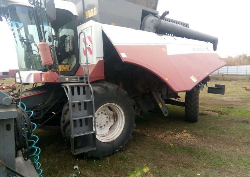 Зерноуборочный комбайн Акрос 530 (Acros)