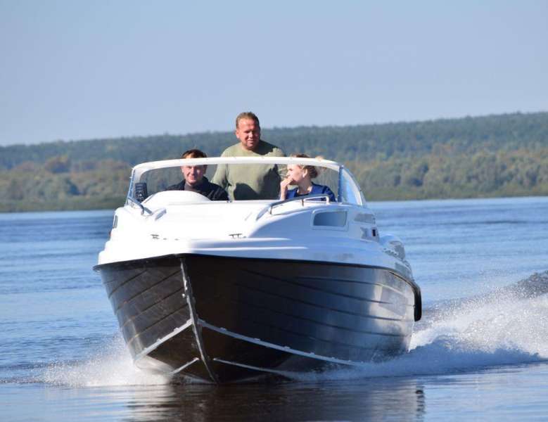 Катер с каютой Неман 550 комбинированный новый