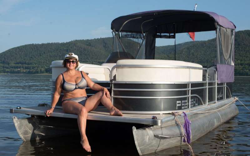 Понтонный катер "Sunchaser Oasis Cruise 820" бу