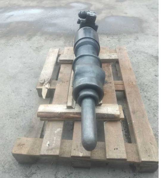 Гидромолот для экскаваторов с пикой