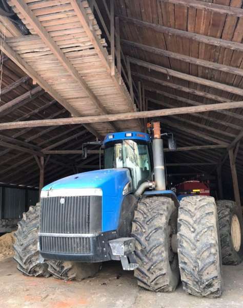 Трактор New Holland TJ 380